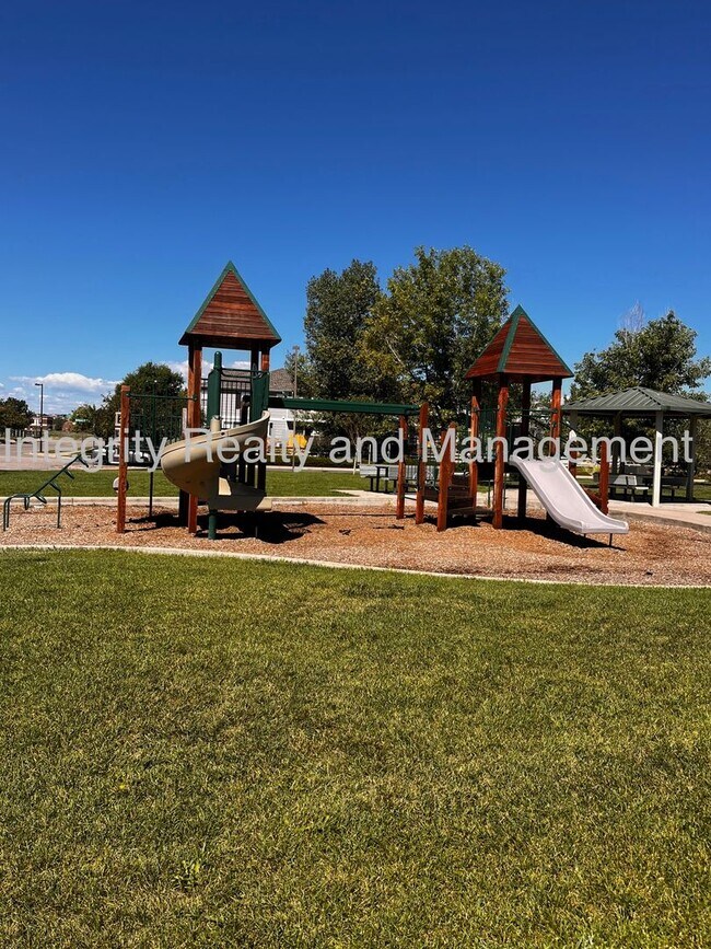 Building Photo - 2 Bed/2 Bath Condo, 17353 Wilde Avenue Uni...