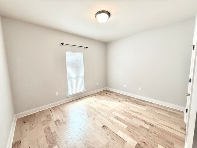 Building Photo - 7704 Ibiza Dr
