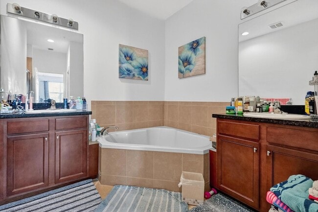 Building Photo - 2705 SW 119th Way