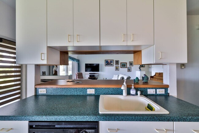 Building Photo - Sunrises with the Dolphins! Large Spacious...