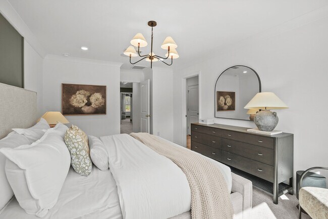 Building Photo - 12004 Oak St