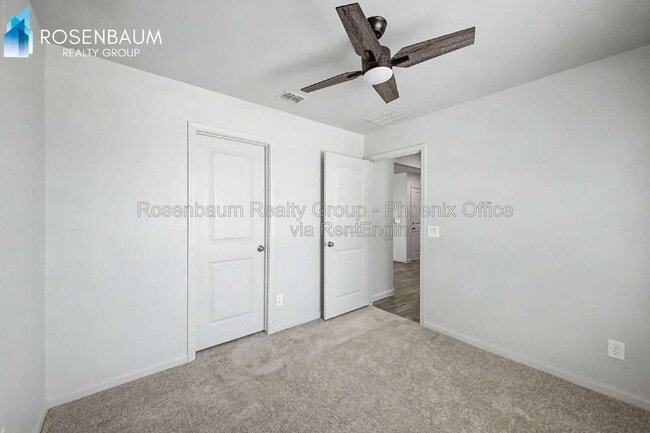 Building Photo - 3520 N La Paz Dr
