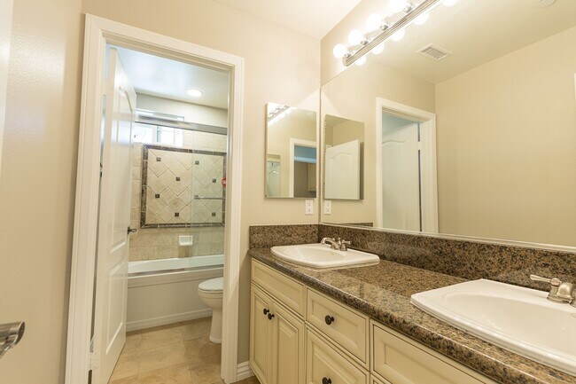 Building Photo - Single Family Golf Course Home for rent in...
