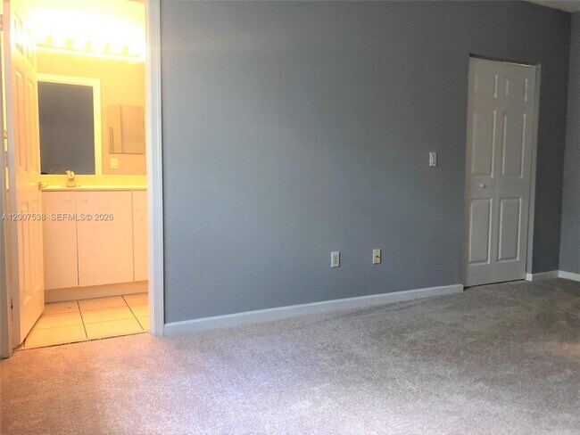 Building Photo - 8209 SW 25th Ct