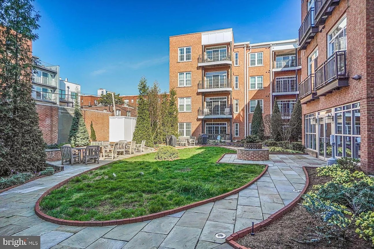 Building Photo - 1451 Belmont St NW