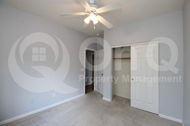Building Photo - 525 N Miller Rd