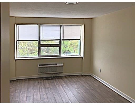 Building Photo - 101 Mulberry St