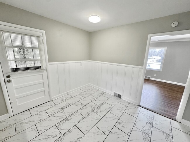 Building Photo - 1220 Brower St