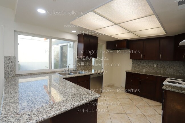 Building Photo - 17679 San Vicente St