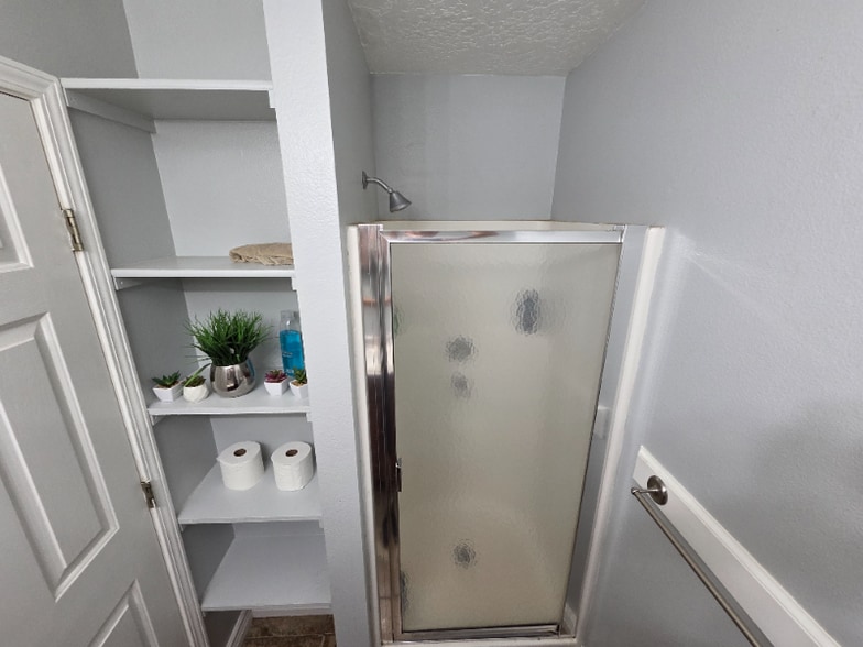 Building Photo - 1609 S Middle Creek Ct