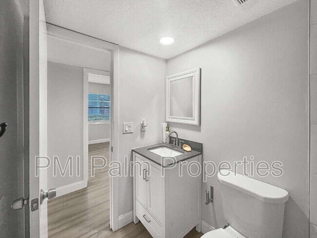 Building Photo - 1291 SE Parkview Pl