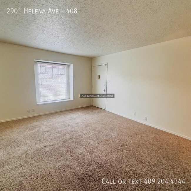 Building Photo - 2901 Helena Ave