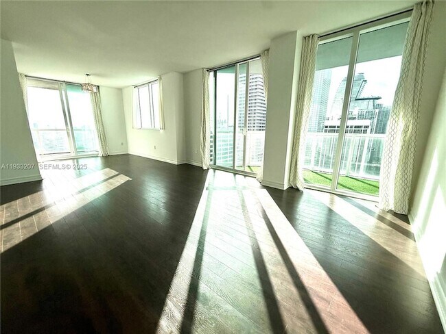 Building Photo - 253 NE 2nd St