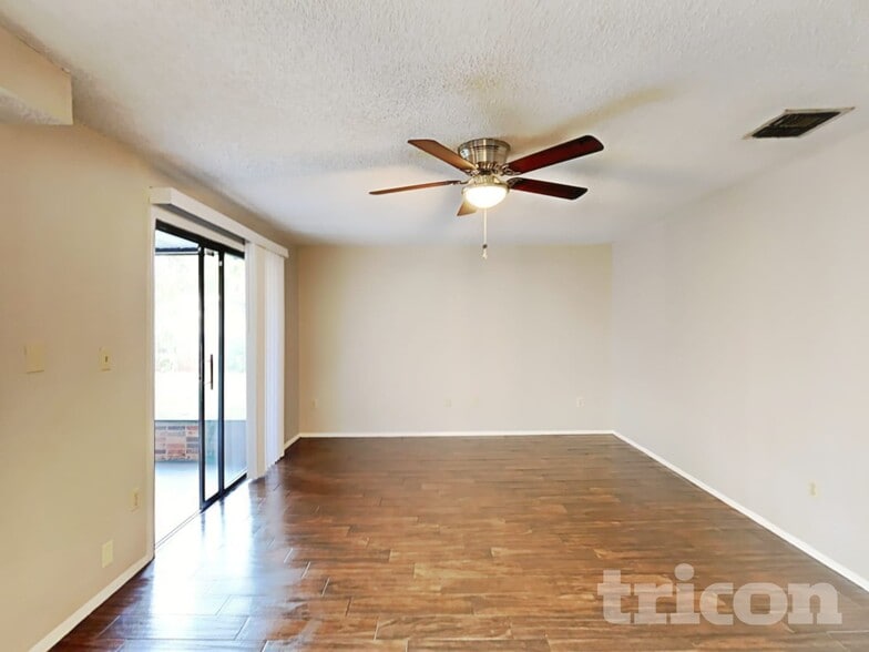 Building Photo - 8102 Chickasaw Ln