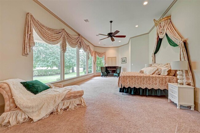 Building Photo - 16810 Southern Oaks Dr