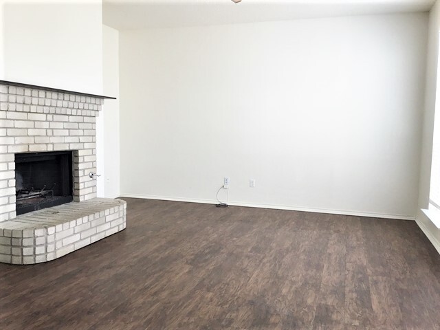 Building Photo - 1701 Oak Bend Ln