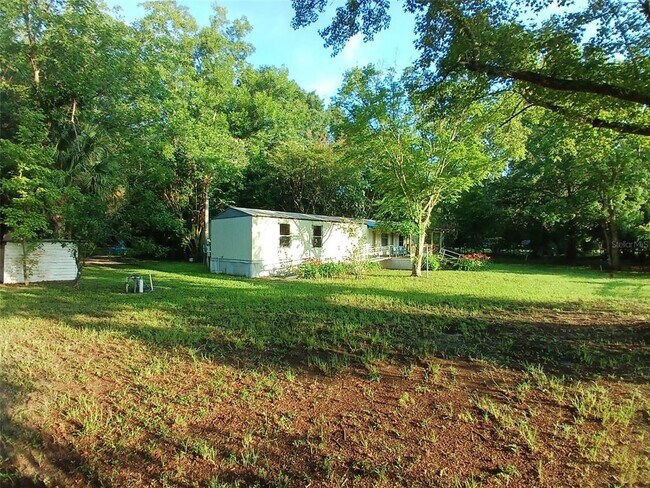 Building Photo - 210 SE Hardin Ct