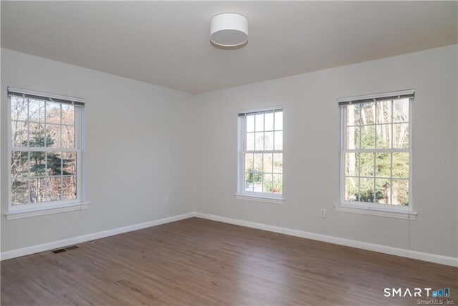 Building Photo - 77 Lyme St