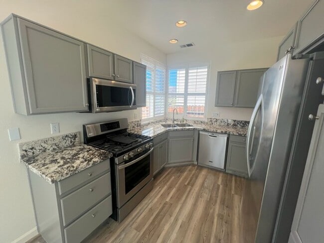 Building Photo - Stunning Views - Three Bedroom in Heron...