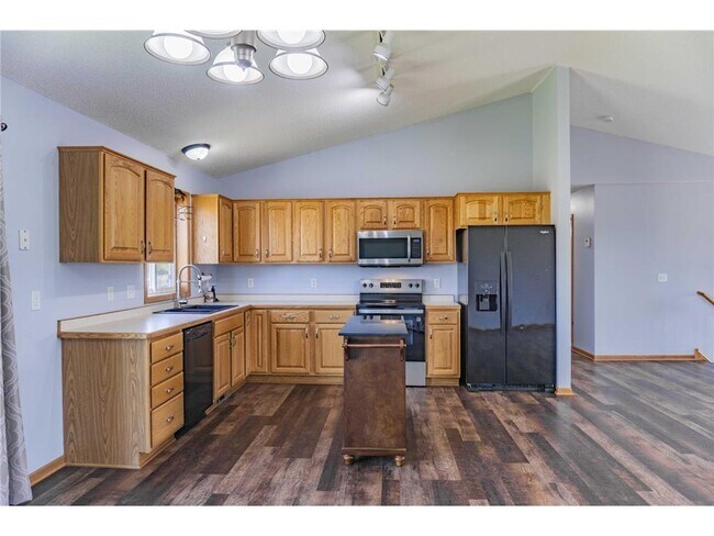 Building Photo - 211X Blake Ave