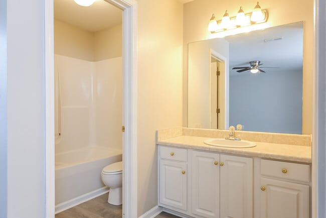 Building Photo - Charming 3 Bedroom Greenville Home