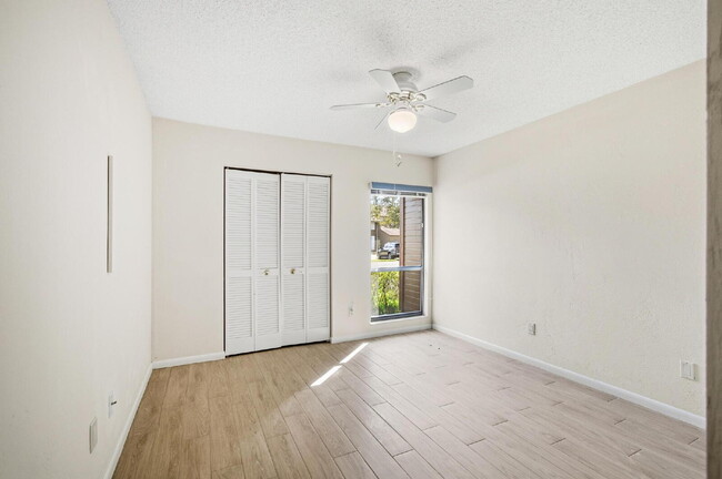 Building Photo - Woodhaven Condominium