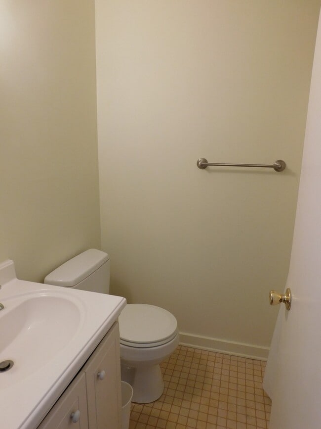 Building Photo - 2801 Currituck Ct