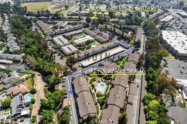 Building Photo - Stunning 2nd Story 3 Bedroom Condo in Woodlake Villas, La Habra