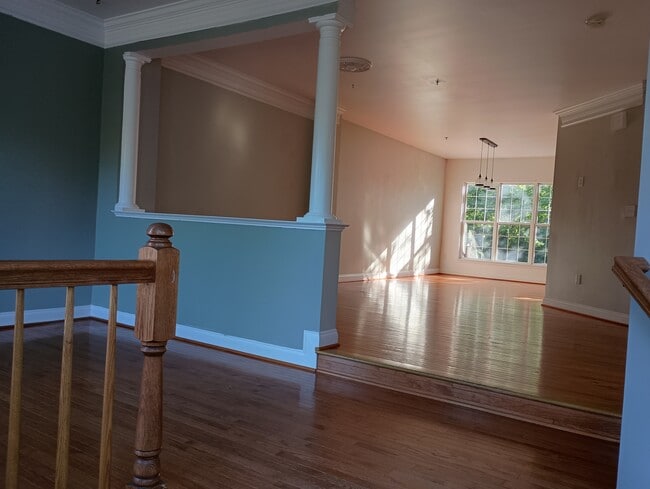 Building Photo - 2039 Capstone Cir
