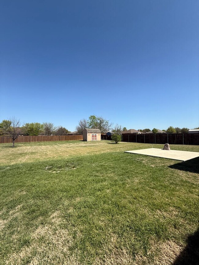 Building Photo - 5 bedroom - Great OUTDOOR LIVING - ALEDO ISD
