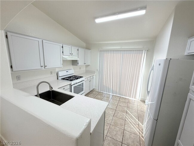Building Photo - 1824 Cedar Flat Ln