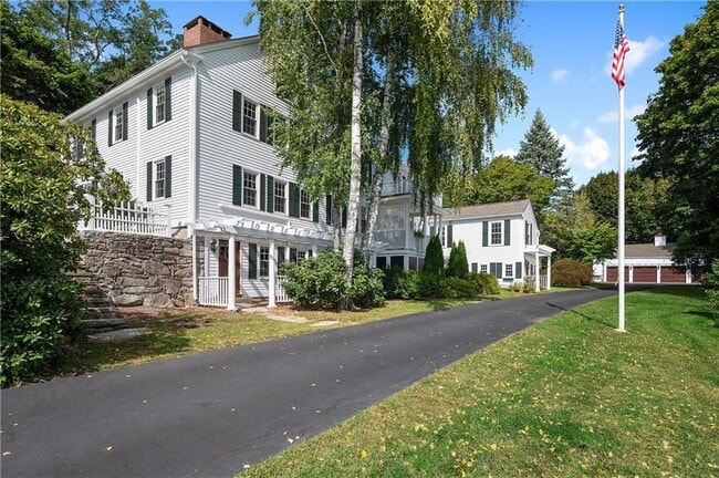 Building Photo - 9 Old Jenckes Hill Rd