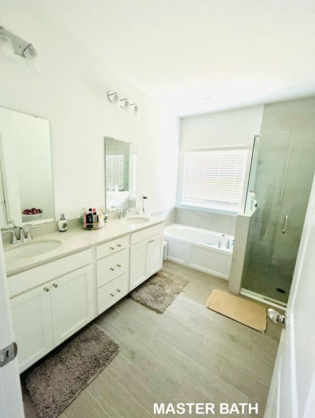 Building Photo - 35 White Rabbit Run