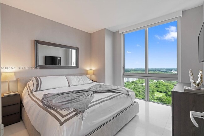 Building Photo - 16385 Biscayne Blvd