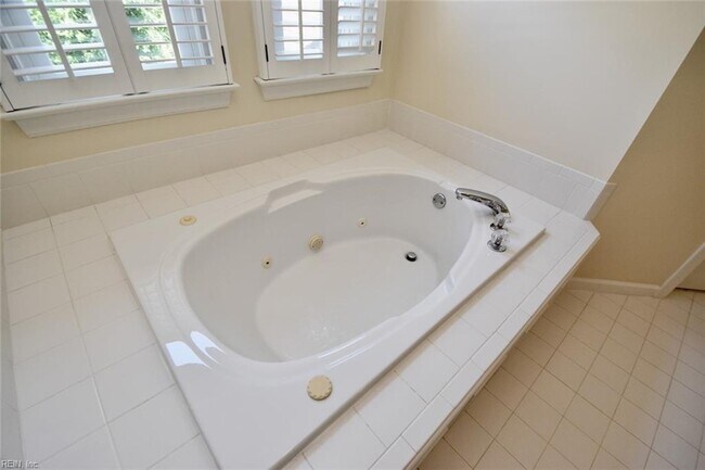 Building Photo - 1514 Bordeaux Pl