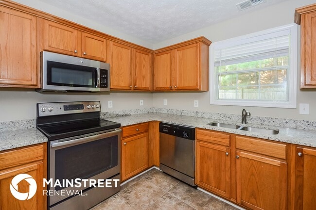 Building Photo - 3895 Tolliver Hills Dr
