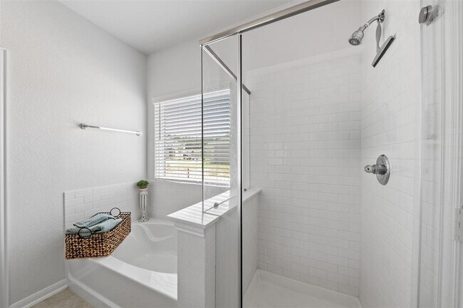 Building Photo - 5872 Strawflower Ln