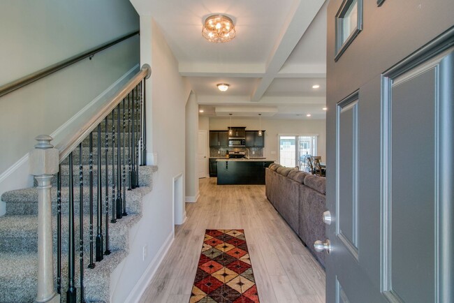 Building Photo - 1132 Eagle's View Dr