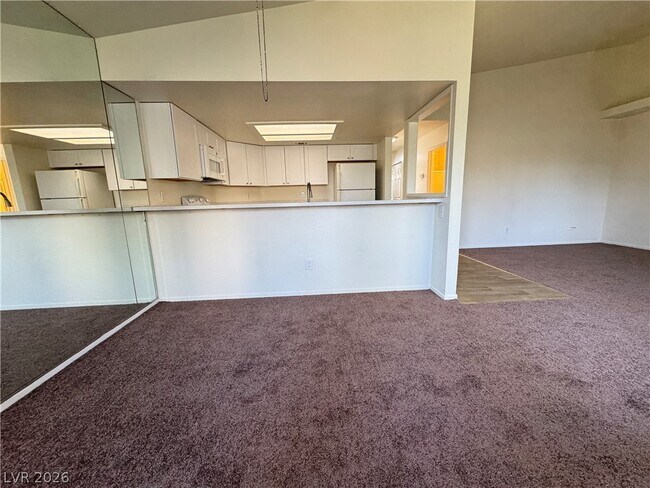 Building Photo - 6250 W Flamingo Rd