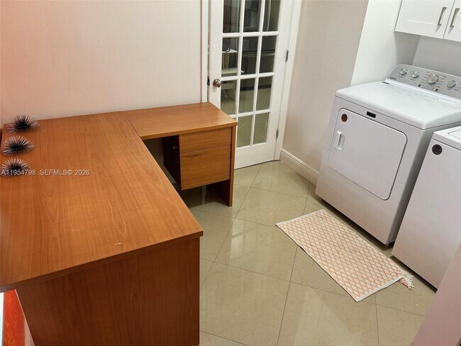 Building Photo - 9225 NW 49th Pl