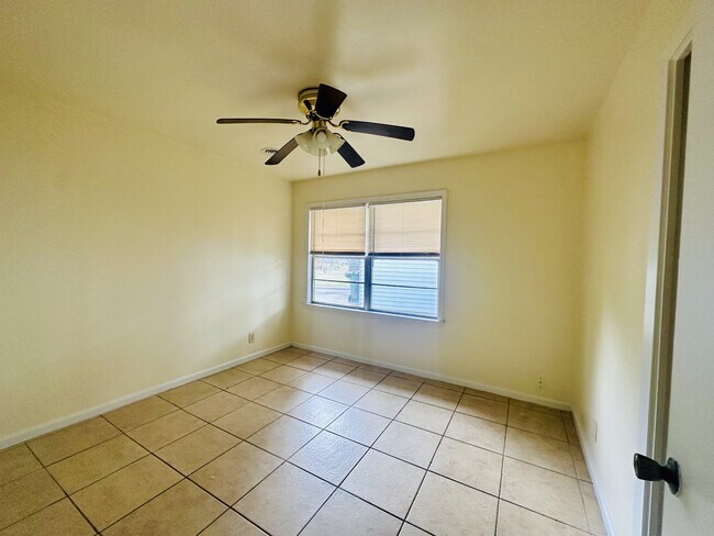 Building Photo - 5625 Shivers Dr