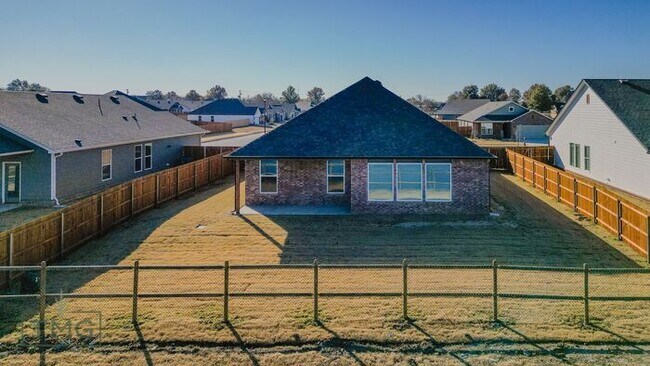 Building Photo - Your New Home in Owasso with Modern Elegance