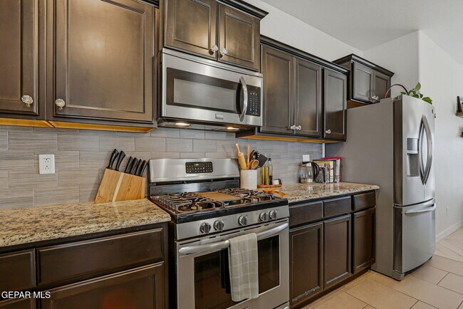 Building Photo - 7564 Wolf Creek Dr