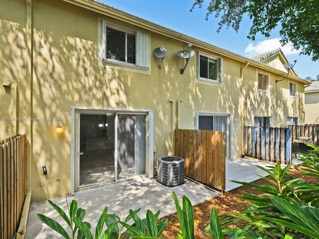 Building Photo - 2094 Hacienda Terrace