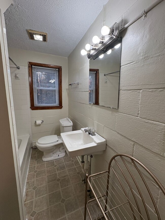 Building Photo - Basement apartment close to 29 inbetween Rustburg and Evington