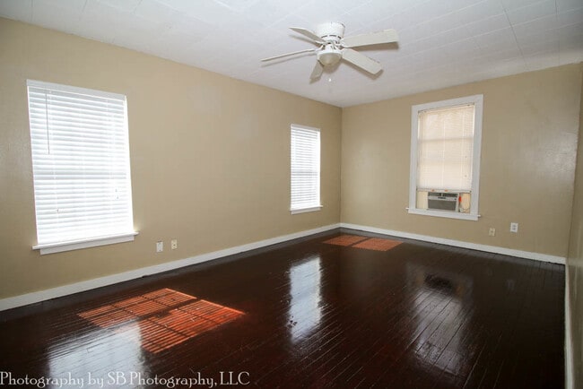 Building Photo - Great 2 bedroom in Highland!