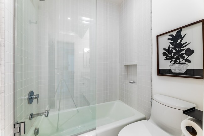 Shower and bath tub - 809 S Bundy Dr