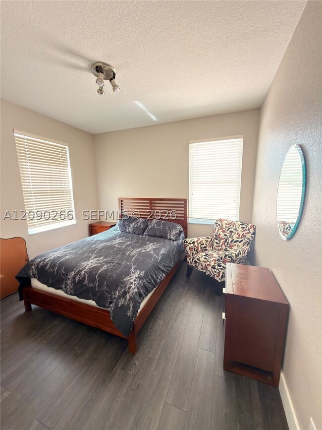 Building Photo - 5051 SW 35th Way