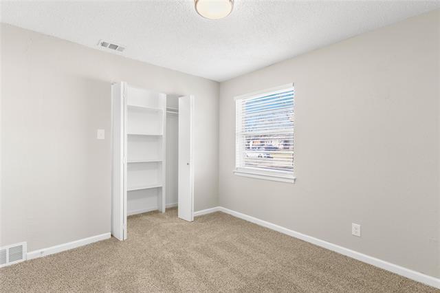 Building Photo - 714 Pleasant Valley Rd