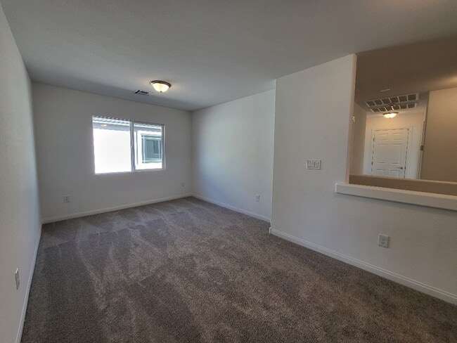 Building Photo - 5866 Aurora Gold Ave